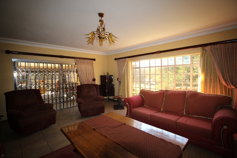 3 Bedroom Property for Sale in Lake Deneysville Free State